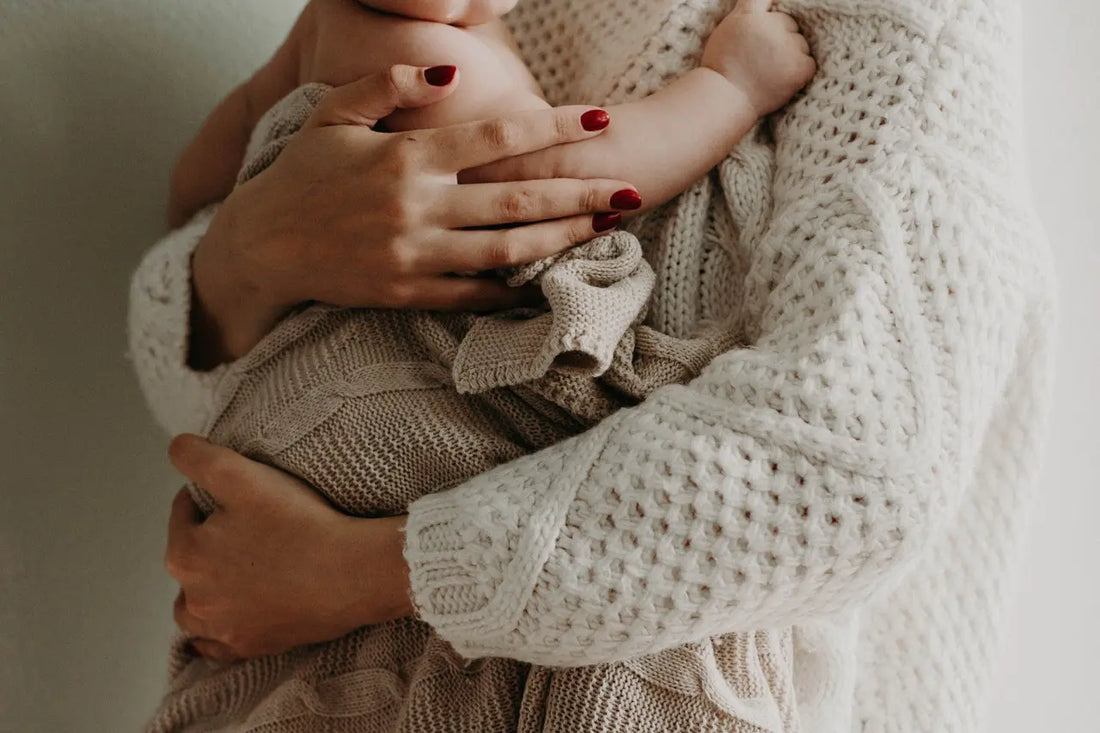 Should you Carry your Baby or is that Wrong?