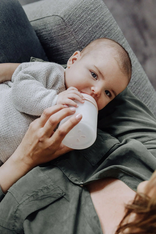 Your Baby is Refusing the Bottle? Here's What to Do