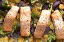 Easy and Delicious Salmon, Quinoa and Veggies Recipe